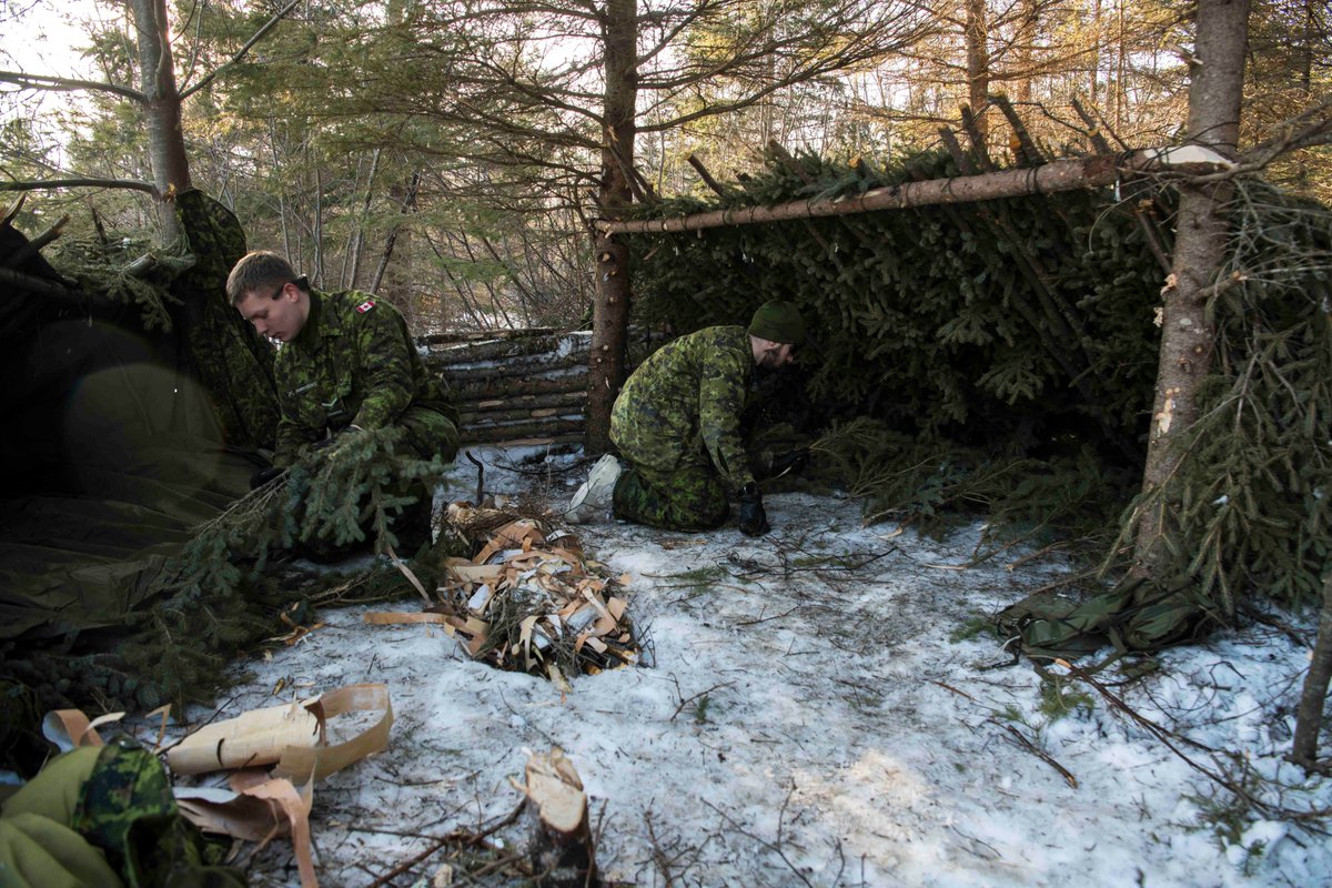 4CdnDiv4DivCA's tweet photo. Durant les 12 prochains jours, nous allons réfléchir aux choses que #LaDiv a accompli en 2020.
Janvier! Nous nous assurons que nos soldats sont #FortsFiersPrêts dans tous les types d’environnement, incluant l’hiver!
@31_CBG @32CBG_32GBC @33_CBG @33_GBC @2CMBG2GBMC https://t.co/DvYILKmBmr