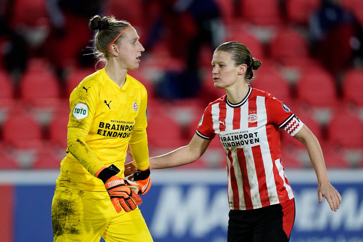 Two teams make their #UWCL debut on Wednesday in the round of 32 🆕

👋 <a href="/PSV/">PSV</a>
👋 <a href="/ServetteFCCF/">Servette FCCF</a>

... but some familiar faces in the PSV team 😉