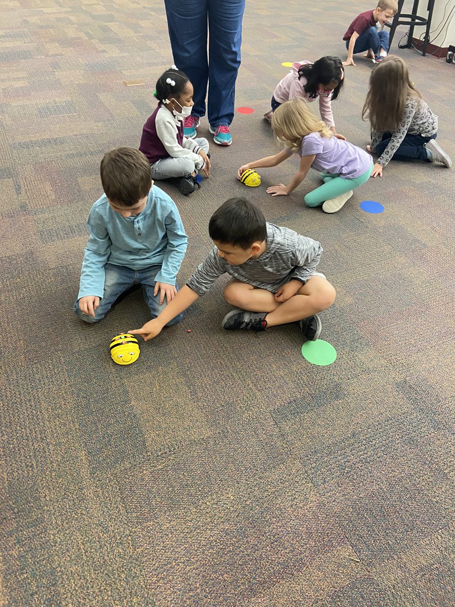 #PISDLibrary, @BakerReads2020
Merry Christmas to us! Thank you PEF and BakerPTO for the new Beebots.