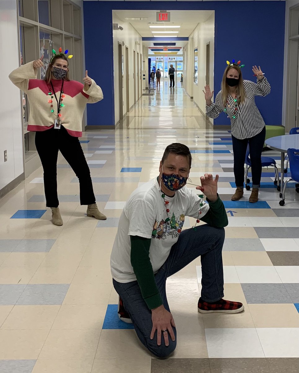 BrooksMuseumsES's tweet photo. Our 1st grade team is #brightlikealight

@Brooks_PTA @wcpssmagnets @WCPSS @NorthernAreaWC @mrwarholik @Mrs_Rhyne https://t.co/L3Dabh3n6U
