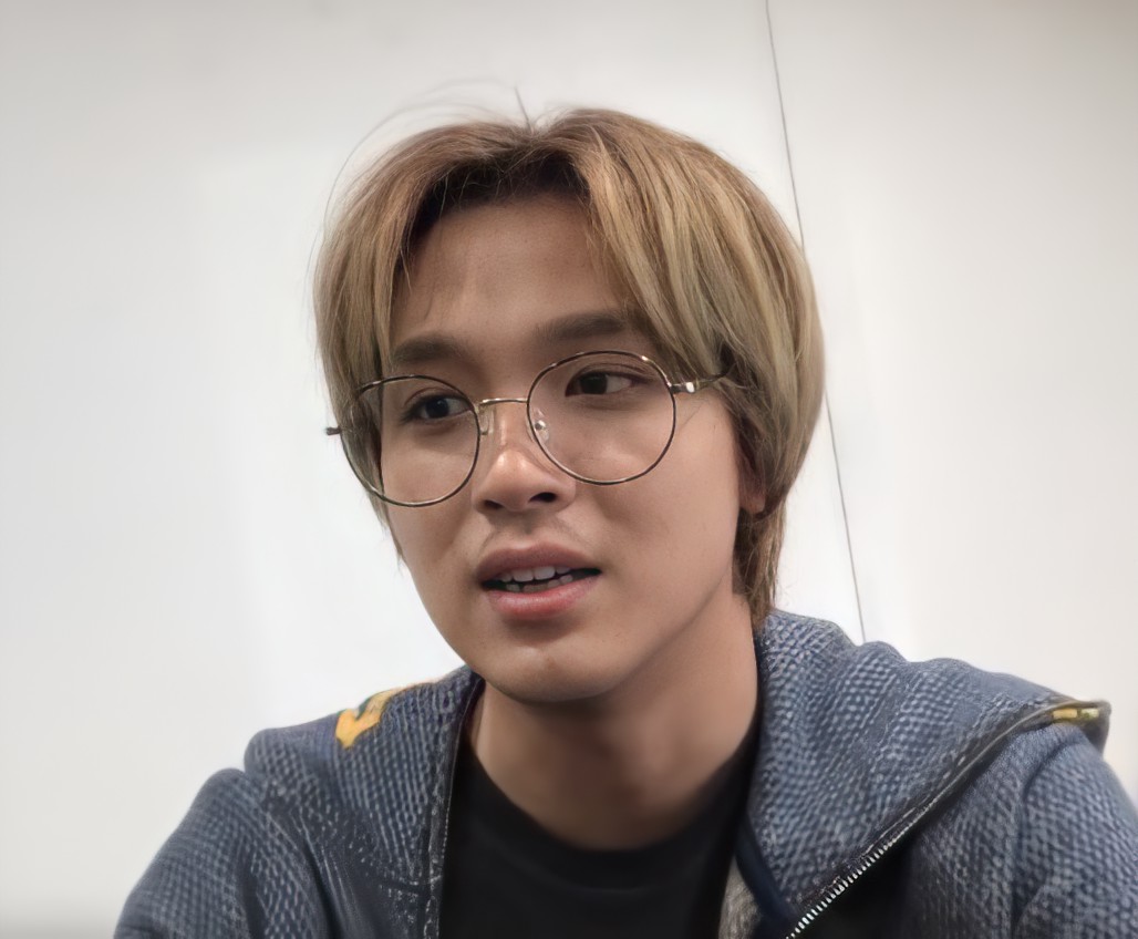 hourly haechan tweet media