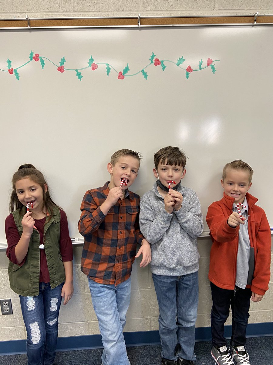 DecaturISDGT's tweet image. Binary alphabet candy canes (not actually edible 😉) 🎄