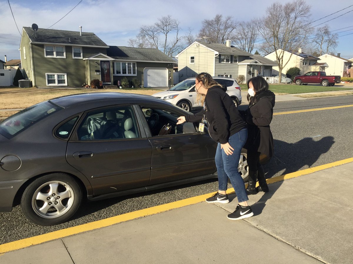 deptfordschools's tweet photo. Yesterday’s 6th grade drive-through #bookandbreakfast @ Oak Valley: Ms. Chan, Ms. Pesce & Ms. Pizzuta handing out copies of “The Boy Who Harnessed the Wind” by @wkamkwamba & @bryanmealer. 🖤💛 https://t.co/PUT8Qwvq78