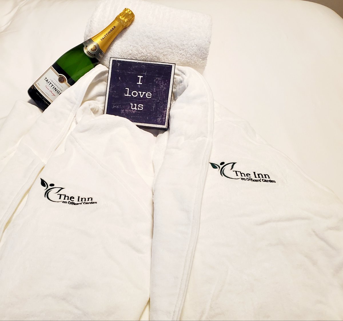 TheInnYYC's tweet photo. Looking for the ideal gift for that Special someone  ❤️The Inn on Officers’ garden luxurious robes, Tattinger champagne and our gift card will definitely having them smiling!!
Contact 587-885-1995 or info@theinncalgary.com for further details 

#calgarybuzz #yycliving https://t.co/XlsvbrZDJR