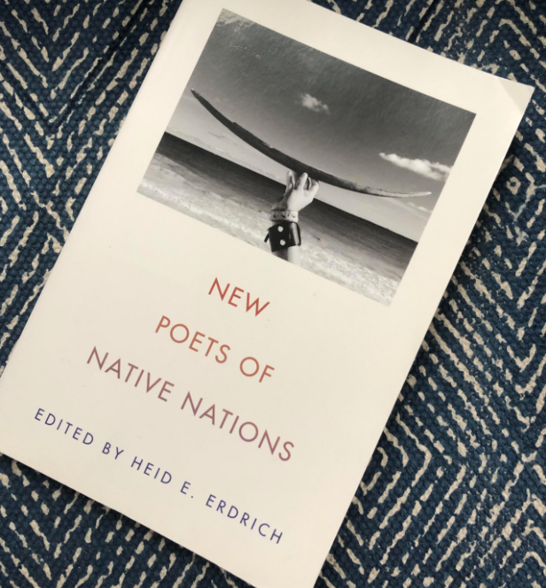 broadsidedpress's tweet photo. Our latest #BroadsidesToBooks is a review by Sarah Shapiro of "New Poets of Native Nations," an anthology of contemporary Native American poetry edited by Heid E. Erdrich.
Want to learn more? Click this link to read the review! https://t.co/nG9p4H0KUG https://t.co/J8sGwTyBol