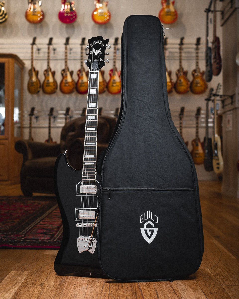 ChicagoMusicEx's tweet photo. Our Holiday Bundles are flying! Grab one of these S-200 Thunderbird @guildguitars while you can and shop more Electric Guitar Bundles today to bring home more for less this holiday! https://t.co/jrfKmuCn0N #chicagomusicexchange #guild #s200 #thunderbird #guitarbundle https://t.co/vhwnETcwQY