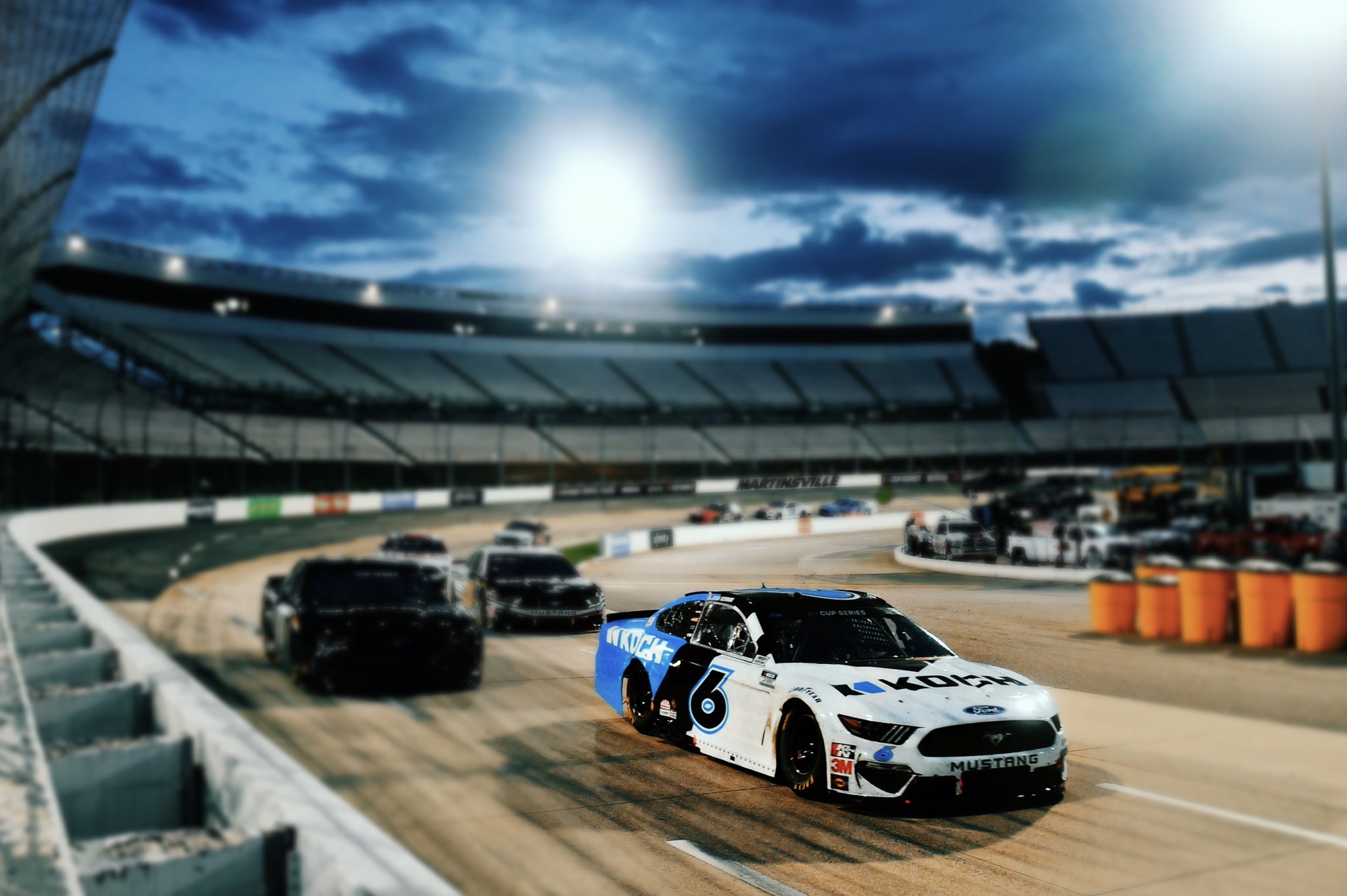 Wishing both Kevin Harvick and Ryan Newman a happy birthday today! 