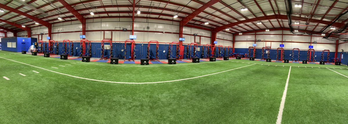 coachjpalmer's tweet photo. The workout is up and ready to go on the TVs. Let’s get after it today! #DominateTheDay https://t.co/b7ZbDfZX2L