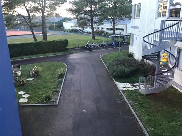 cdidesdevises's tweet photo. Un mignon veut rentrer dans le collège et nous ne voulons pas, car il va faire des bêtises !!! #fakeornotfake, #5cgp2, #2020 https://t.co/ai2gSlu3At