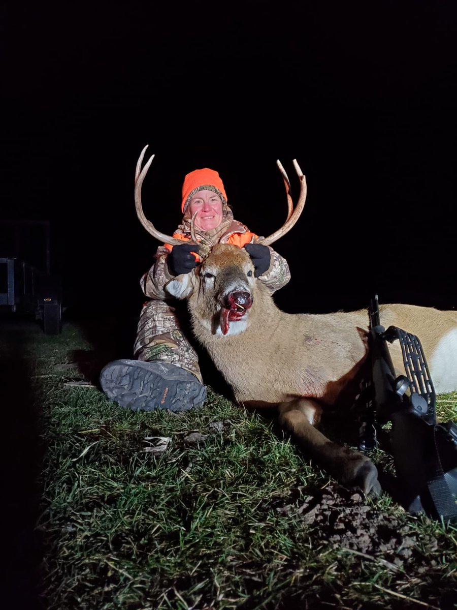 suellen_byrd's tweet photo. @AverageHunter
#TROPHYTUESDAY
#myfirstBUCK https://t.co/oNBUFuu3m3