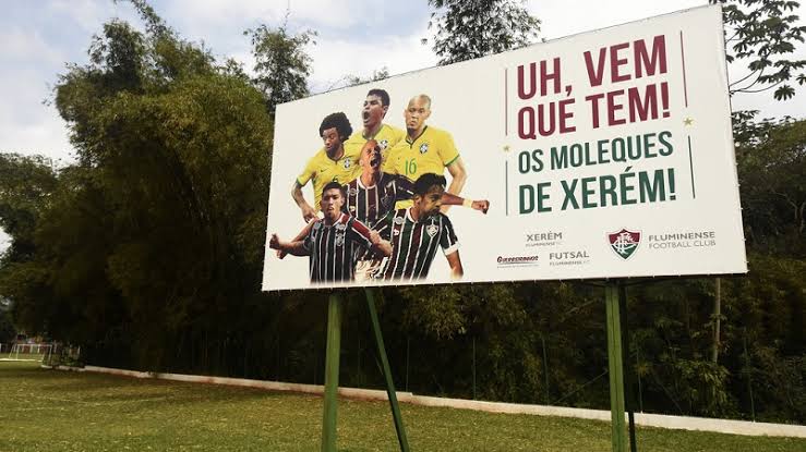 MarcaodaDepree's tweet photo. Segundos informações da @sbtrio e  , o Fluminense acolheu 13 adolescentes q viviam presos num sitio em Xerém na mão de um falso Técnico , os meninos vão passar por um período de testes no flu . PARABÉNS @FluminenseFC PELA ATITUDE GRANDIOSA !! ST 🇭🇺👏🏽👏🏽👏🏽 https://t.co/GjoY03zAbN