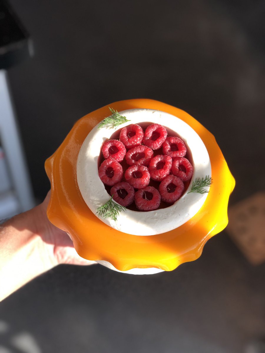 AbodBinMoha's tweet photo. @1binkasem كيكة منعشة للصيف، توت 🍓 مانجو 🥭 باشن فروت 🍈يوزو 🍋 فانيليا 🎋زعتر طازج 🌿

#بن_قاسم https://t.co/PTng3aaTdP