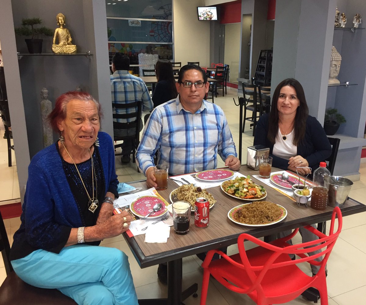 jmanuel_salas's tweet photo. Excelente sabor en @ShanghaiCln 3 Ríos con una buena compañía. Dice Gilberto que pasó la prueba el Chop Suey de cerdo y camarón! @memesculiacan @ArribaCuliacan https://t.co/LqlhJnltKc