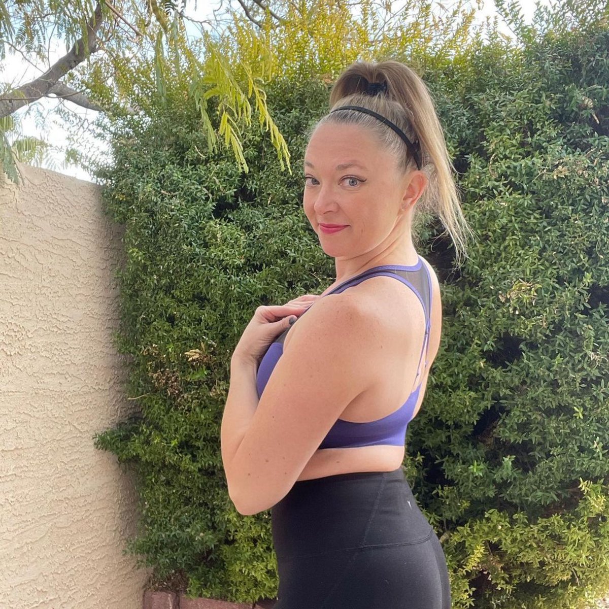 KimFromTheBay's tweet photo. Feeling good π
:
Iβm STRONG. Iβm HEALTHY. Iβm HAPPY.
:
@handful ππ€π
#strong #healthy #happy
#impromptuphotoshoot #purple #handfulbra #dance #dancefitness #myponytailsnameisbritney #dancecaptainkim #whynot https://t.co/5Mh8ACxPn2