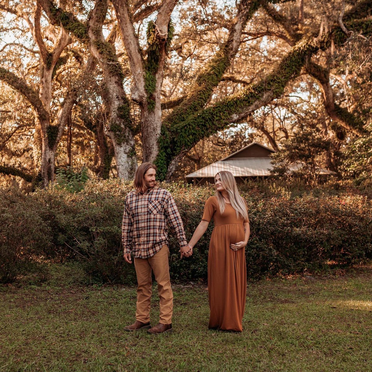 Summer_dawn22's tweet photo. I still can’t believe I get to marry this man &amp; that I am getting ready to become a GIRL MOM 🙈💛 https://t.co/hTOO2nNdNh