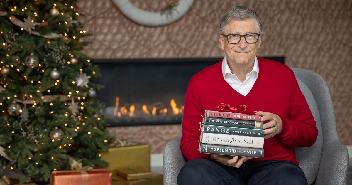 goodreads's tweet photo. Tech pioneer, co-founder of Microsoft, and co-chair of the @gatesfoundation, @BillGates is also an avid reader. Here, he takes a moment to reflect on the nonfiction books that have helped him weather this year: https://t.co/zSoQ9xoTAD https://t.co/OWQBLMb1s2