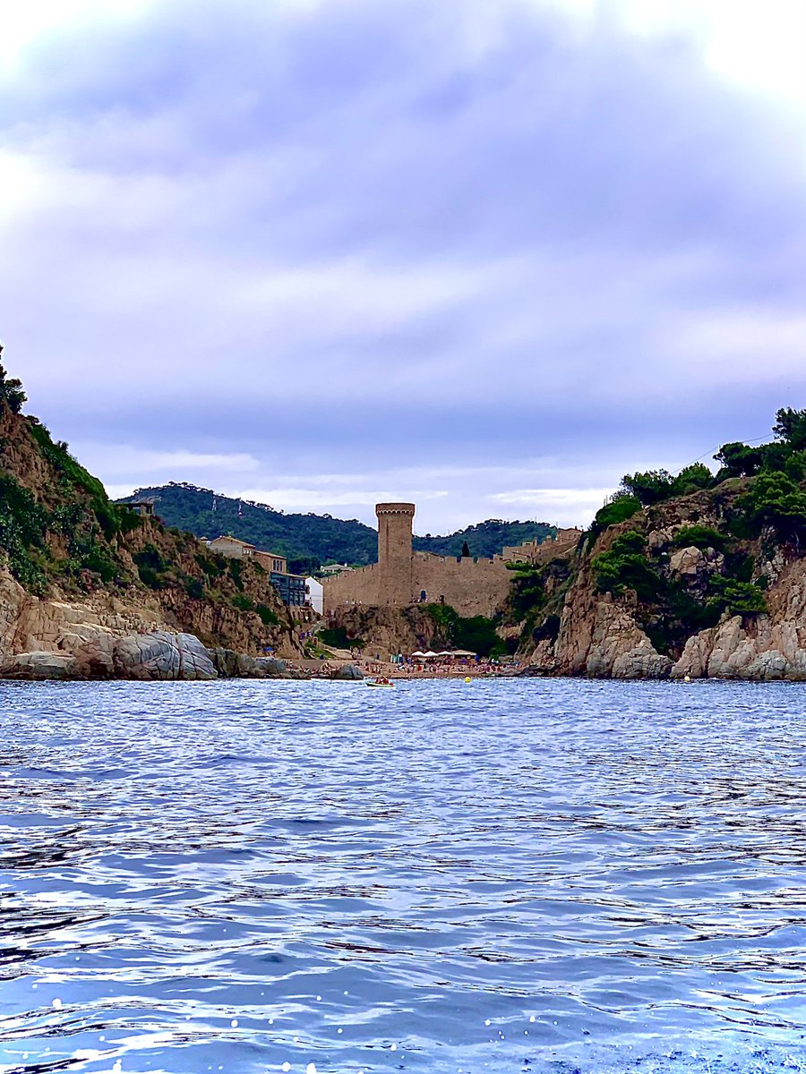 nautamaris's tweet photo. De cuento de hadas ✨.
.
Fairy tales ✨.
.
.
.
#sitiosconencanto #elmar #inlovewiththisplace #fairytail #cuentodehadas #viajaresvivir #sailing #sealovers #nautamaris #cosasbonitas https://t.co/ic6SpapXtL