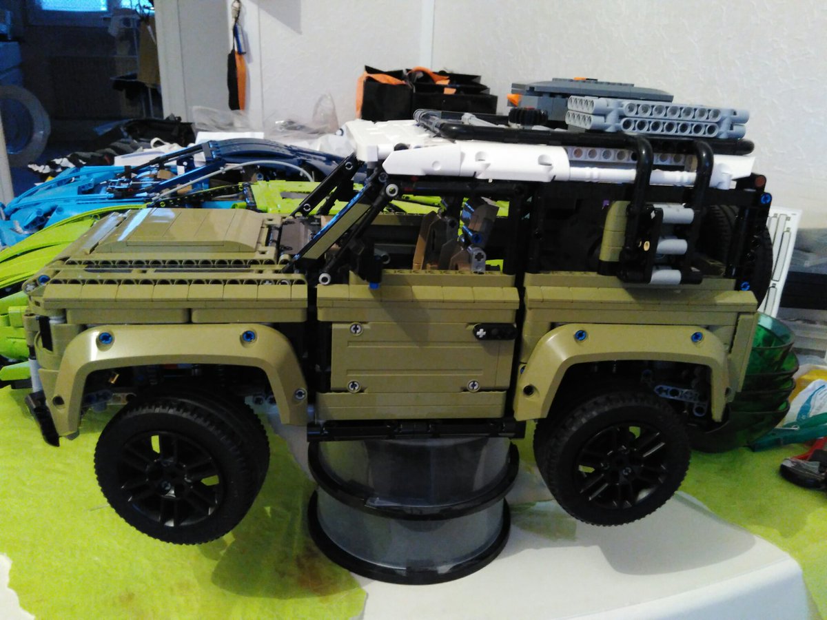 FrdPgl's tweet photo. #legodefender #legorangerover https://t.co/NZ7ER07qzR