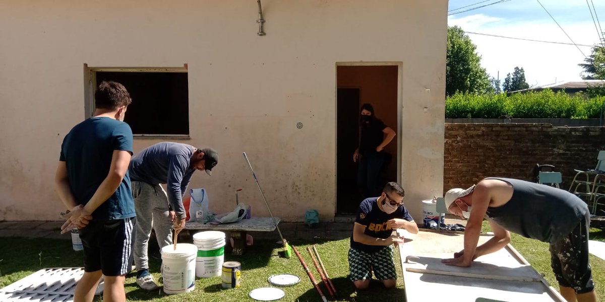 BasesJunin's tweet photo. Hoy por la mañana pintamos la Sociedad de Fomento de Agustín Roca
Siempre cerca de las Instituciones 
#BasesSolidarias @BasesCiudadanas @FlorLampreabe @andres_merani https://t.co/TGkrQeUBbh