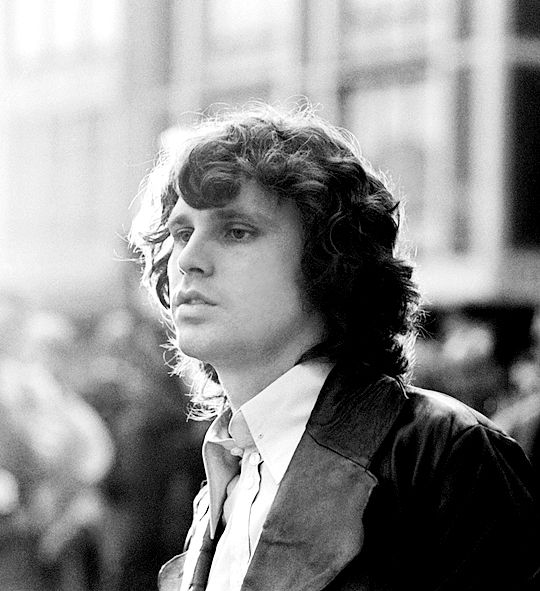 Radio_Guama's tweet photo. #Dic8. Nacimiento de James Douglas Morrison, - Jim Morrison, cantante, compositor y poeta estadounidense, que sirvió como vocalista principal de la banda de rock The Doors. https://t.co/gePX69xa4R