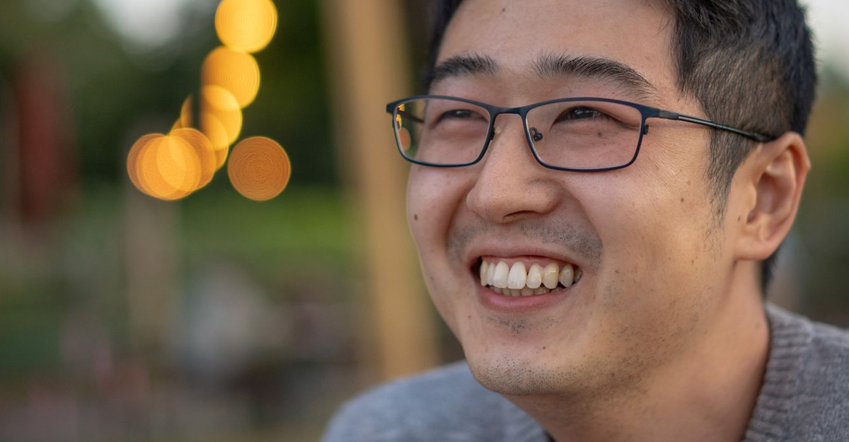 UMassChan's tweet photo. “Devices such as smart watches can really change the scope of medicine.” - MD/PhD student Eric Ding, whose @NIH-funded research at @umassmemorial is providing evidence on how tech can be used to detect atrial fibrillation in older adults: https://t.co/FyL5Z7z3au @becomingdrding https://t.co/ew3vbu4EJ3