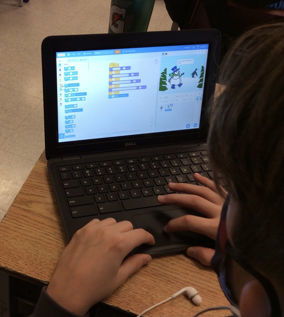 jbennettEDU's tweet image. It’s Computer Science Education week! Classes are participating in the Hour Of Code @mapleviewhtshu1 . Students are engaged in coding interactive holiday cards in Scratch! #coteach #pluggedcoding @scdsbmath