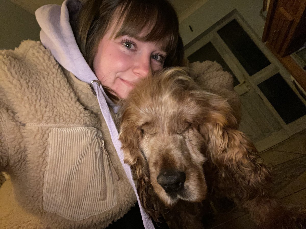 Laura Moore tweet media