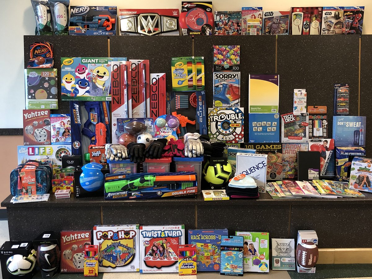 CastletonSports's tweet image. It&apos;s the season of giving, and the Spartans are feeling the sentiment!

For the fifth year in a row, Castleton&apos;s SAAC partnered with Fair Haven Concerned to provide gifts for families this holiday season! #SpartansGive #d3Donates #LECdonates

Read here | castletonsports.com/news/2020/12/8…