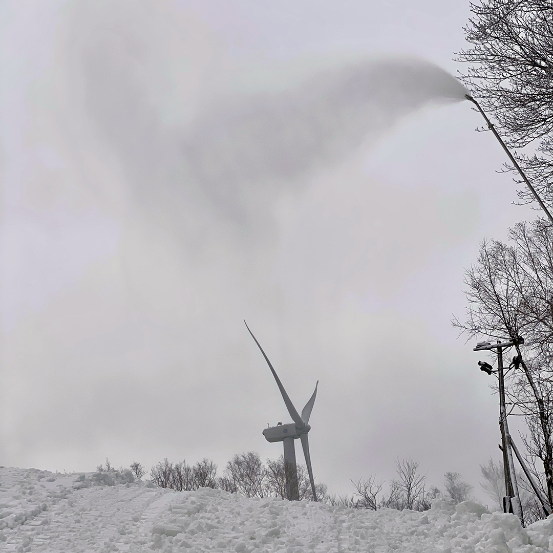 jiminypeak's tweet photo. A few more snowmaking images to make your Tuesday a little more exciting. Who's ready to get back on the slopes on Saturday? #jiminypeeks #teamsnowmageddon https://t.co/DAIoQhEZGD