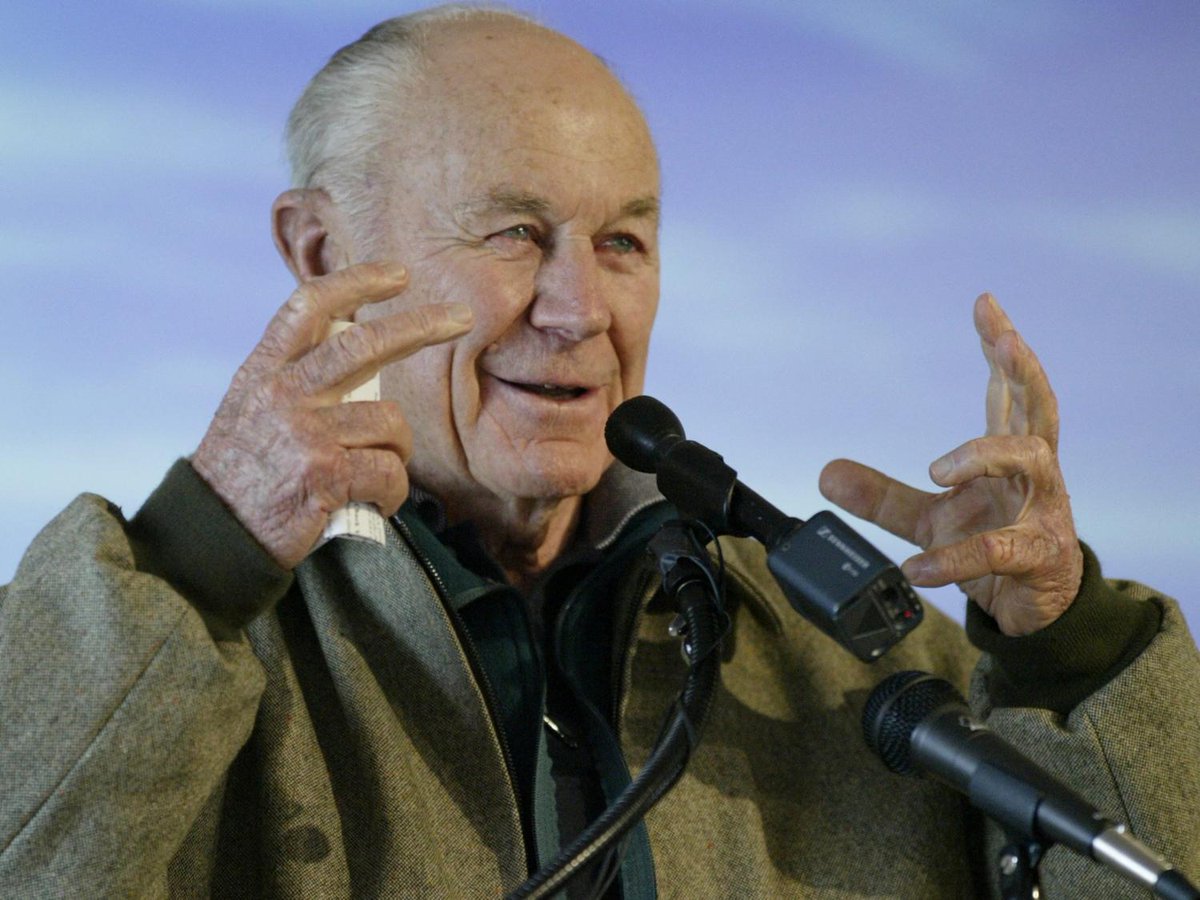 Chuck Yeager, the first person to break the sound barrier, dead at 97