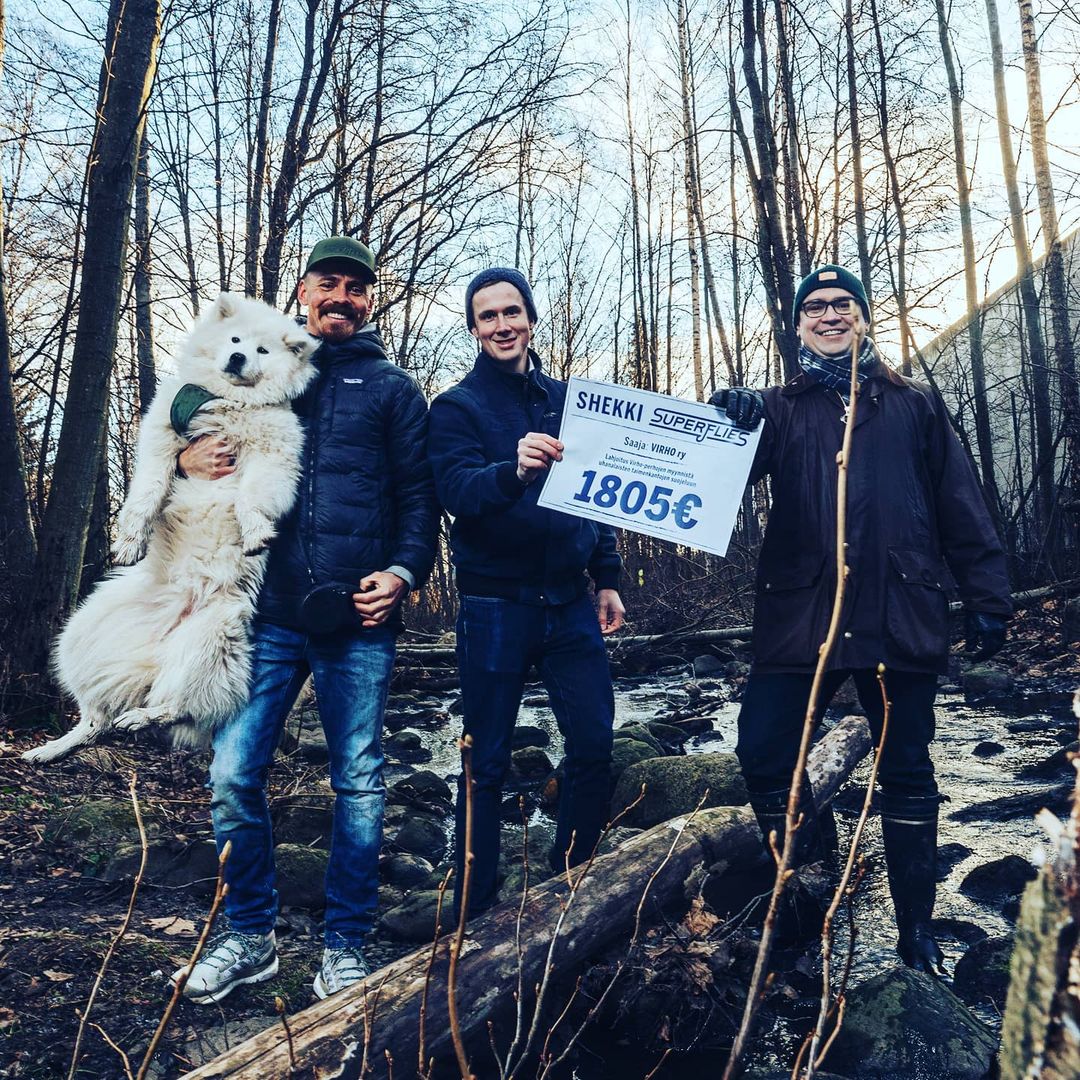 kalske's tweet photo. .@superfliescom had the pleasure of donating 1805€ to @virho_ry today, in support of their important work for saving endangered trout populations.  
Photo by @Ansse
#superflies #savethenatives #troutflyfishing #flyfishing 
See more:
https://t.co/734aKKnb4h https://t.co/g9Yijay5Wq