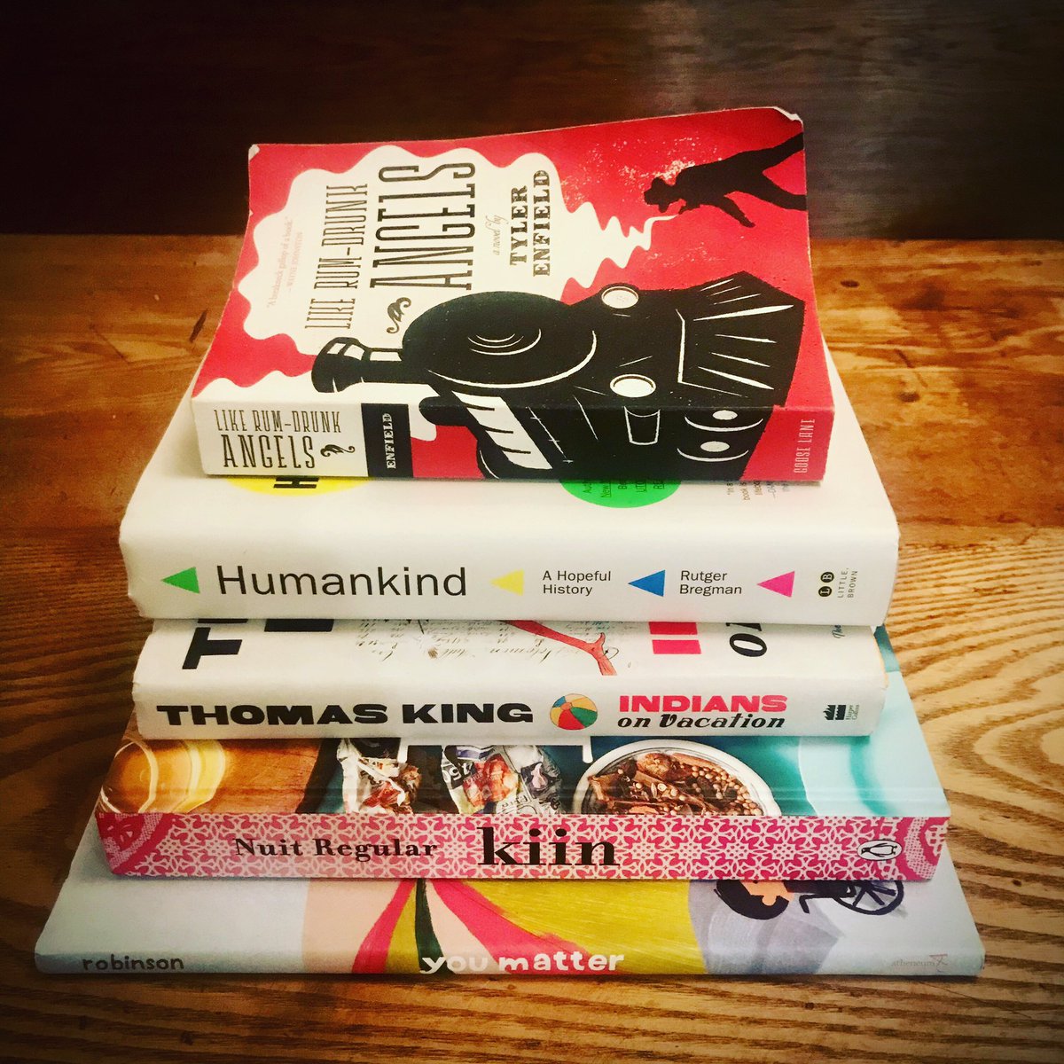 MsBeckyToyne's tweet photo. Ho Ho Holiday Gift Guide!
Books are awesome and easy to wrap. Here are my top picks for fiction with heart and humour, big-idea non-fiction, mouthwatering cooking and a captivating kids�� book. As shared with @CBCDay6 

https://t.co/t73KG4dVOi https://t.co/AiD6tNJfar
