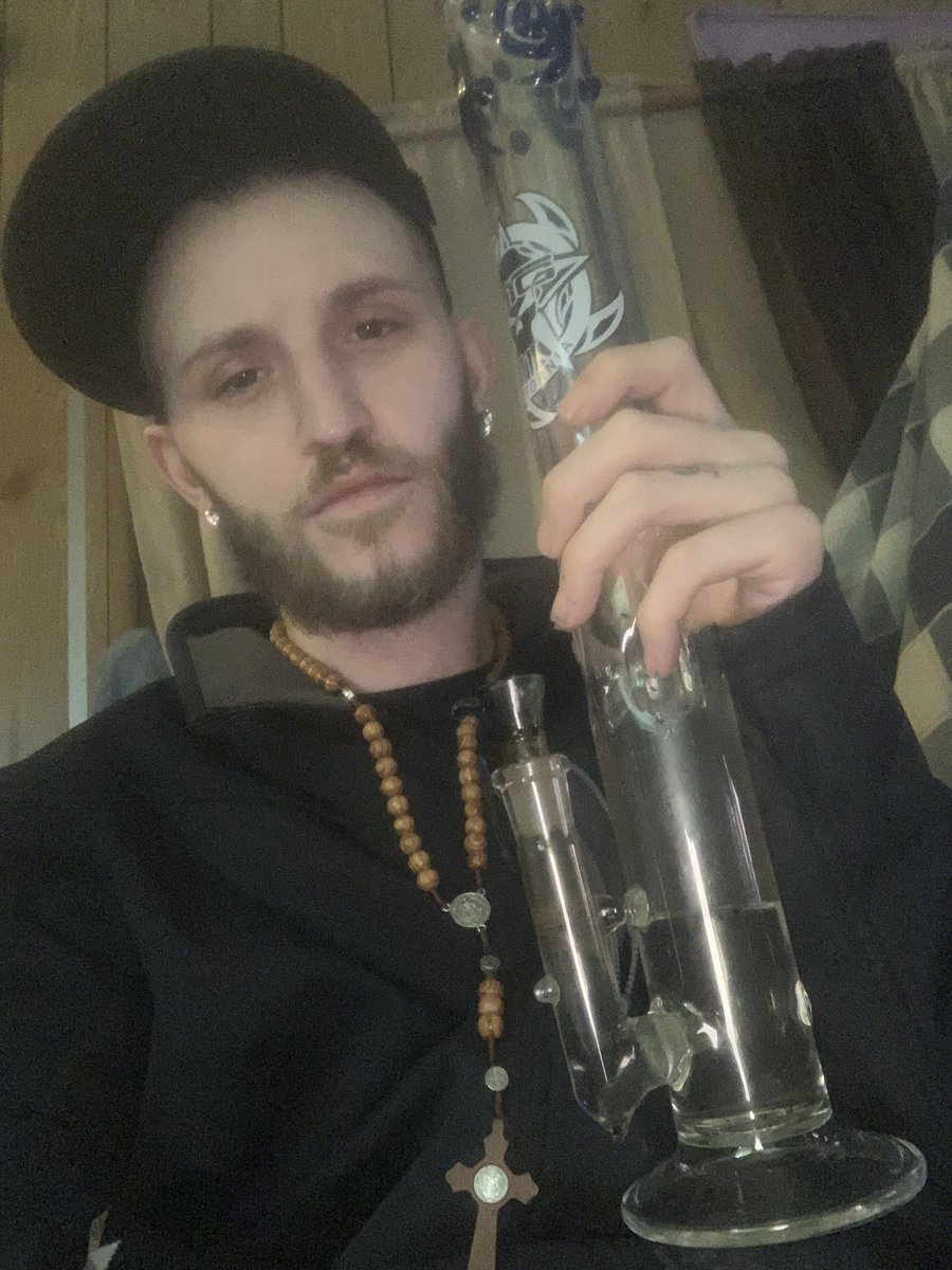 FlySwaggaFr3sh's tweet photo. Thanks for tha birthday wishes and shit I had a great time wit my wife and my big dog. We went midnight to midnight goin hard non stop, we set 27 off wit a BANG. I love you Jessica &amp; our kiddos! thanks for tha birthday &amp; party n suprises! https://t.co/lnKXqQpTlA