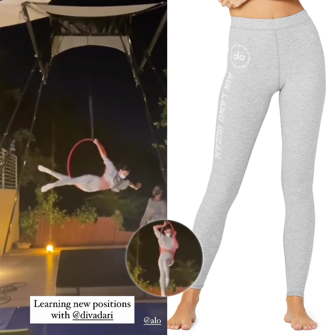 Dress Like Phoebe Tonkin on X: 21 November [2020]  On Phoebe Tonkin IG  stories wearing #aloyoga Double Take Pullover ($70) in Dove Grey Heather &  Graphic High-Waist Alosoft Flow Legging ($94)