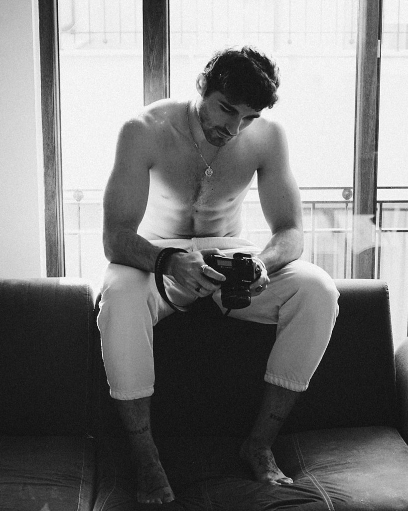 hoscos:

I appreciate people using reflex cameras
<a href="/ansesurf/">ANSESURF</a> ift.tt/39TDwfy