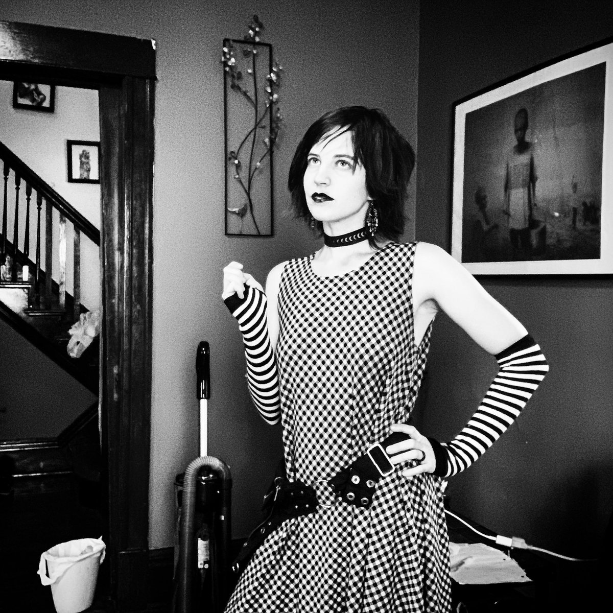BarbarianTheMom's tweet photo. Black and white 

#goth #gothgirl #gothgirls #gothfashion #gothasthetic #metalgirl #metalgirls #metalgirlsrock #blackandwhite #wearblackandwhite #timburtonstyle #apocalypsefashion #handwarmers #sidepurse https://t.co/tCXRKZv5m6