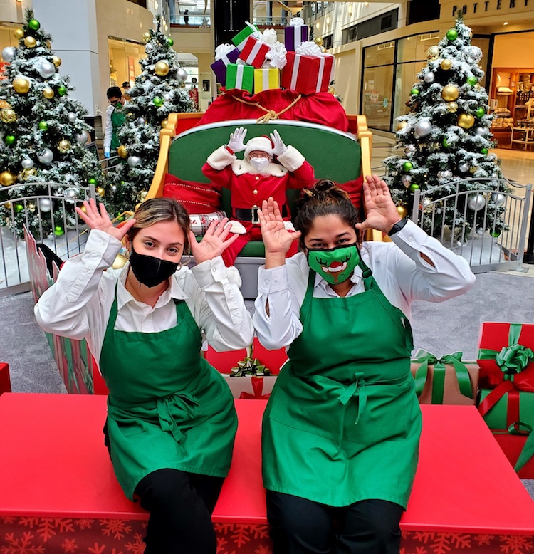 Santa wouldn't miss this visit for anything! Santa is at Washington Square through Dec. 24 with an all-new contactless experience this year designed with everyone's health in mind. Make a reservation, and learn more about Santa's hours and mask policy: shopwashingtonsquare.com/holiday?utm_so…