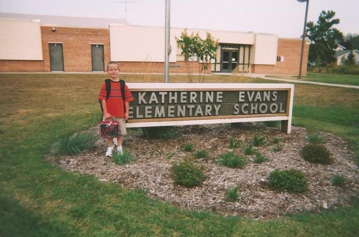 KyleMalzhan's tweet photo. First day of Kindergarten ⏩ Last day of school picture of 16th grade.

Just walked out of my LAST college class ever. Just a few more assignments to turn in this week and then I’ll be an official college graduate from @uwgb with a Bachelor’s in Communication (@uwgbcomm). https://t.co/osv6pROlmY