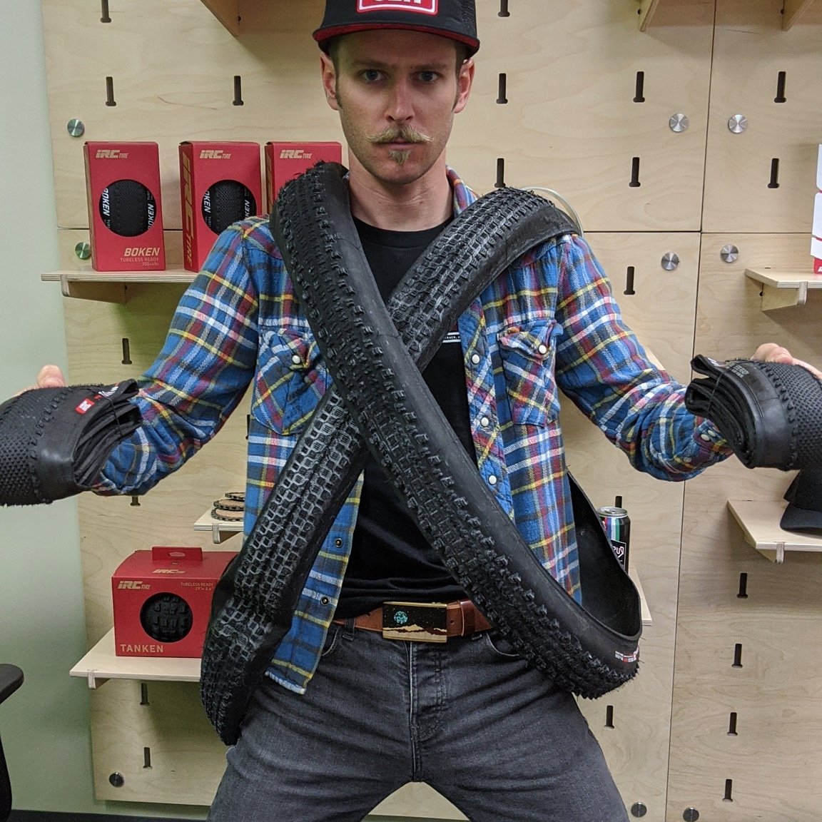 peterstetina's tweet image. Lock and loaded for 2021
•
2020 was just the start: A successful Doublecross #gravel tire launch + invention of prototype #mtb tire I used in White Rim FKT (dropping this spring). I'll continue to place my contact-btwn-man-and-earth trust in @IRCtireUSA for another 2 years!