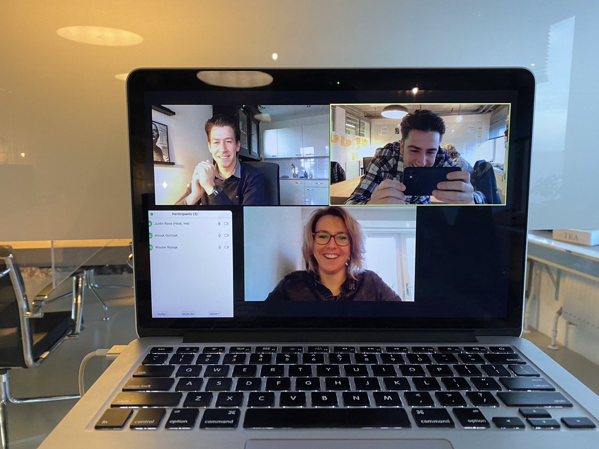 buddybold's tweet image. Het team van @moose_agency en @buddybold in overleg voor de ontwikkeling van een nieuw online platform om senioren en jongeren aan elkaar te verbinden.