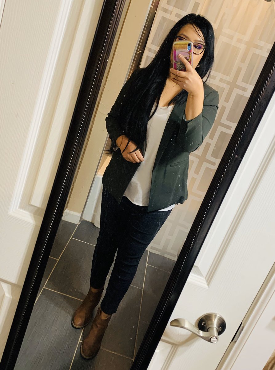 SitolCarr's tweet photo. Love my new blazer #facecolor #earlymorningvibes #bushyhairdontcare https://t.co/TkVcyg6JJr