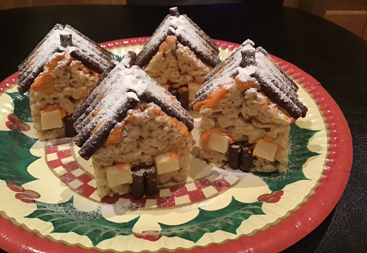 🏠 🍊🍫 they wouldn’t pass any building regulations but who cares... the first four houses are ready for consumption by the neighbours children! 🎄😆 #FestiveSimpleJoys #FestiveTreats #ChristmasWeLove #Christmas