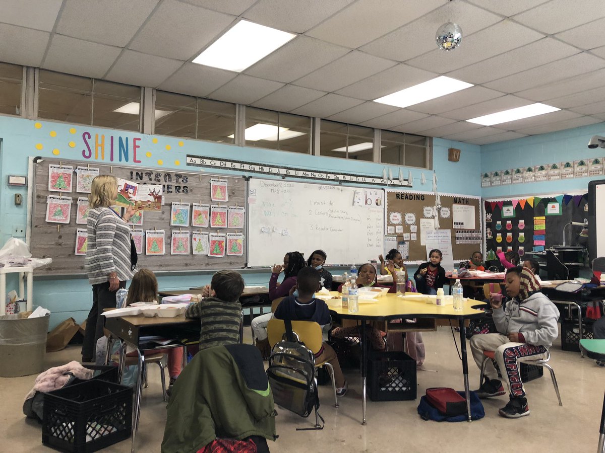 MissBlackHPS's tweet photo. We had the best guest reader come to our class to read during lunch today! We love our principal Mrs. @brasher_vicki and are thankful for all she does! #HPSSTRONG @JEFCOED https://t.co/0BRcm2fkbq
