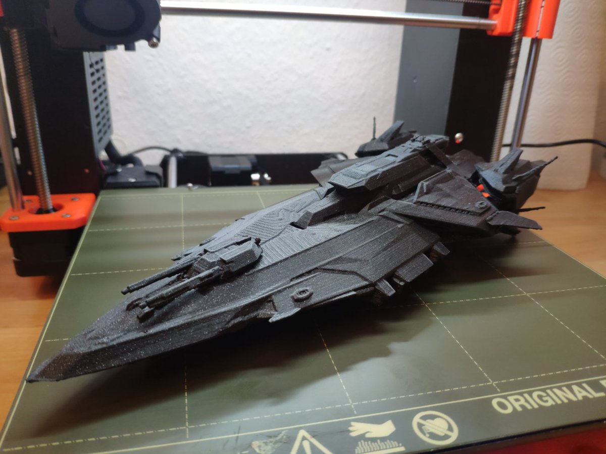 CitizensCreator's tweet photo. #StarCitizen 
Hello fellow Citizens,

Today @mato289 is sharing with us a 3D printed ship. 
One of the more recent concept of @RobertsSpaceInd !

The RSI Perseus😎 https://t.co/50kt7Mf7vA