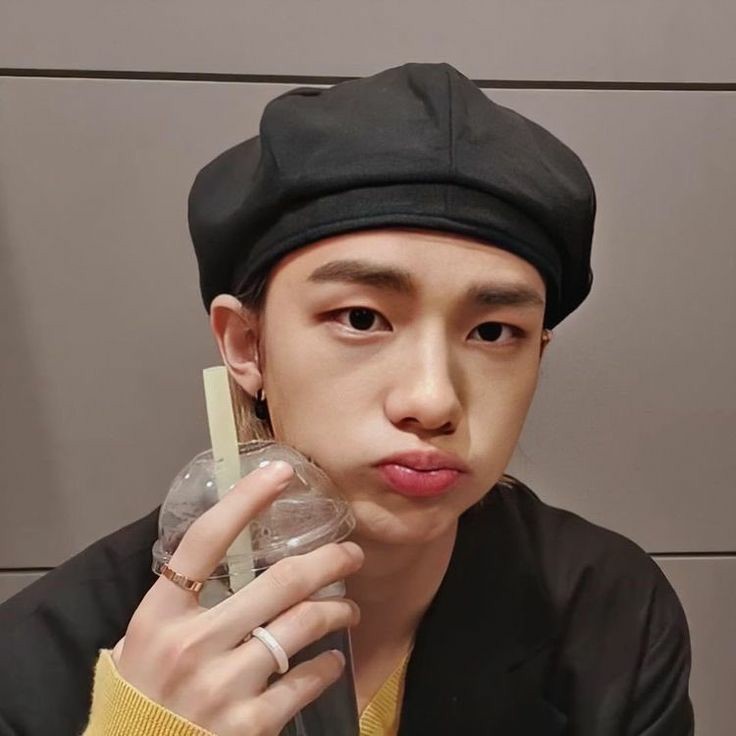 hyunjxnsk's tweet photo. hwang hyunjin de boina — uma thread de apreciação https://t.co/szW8vBGxnj