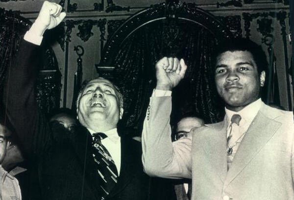 ✊🏿✊🏻 #NoToRacism