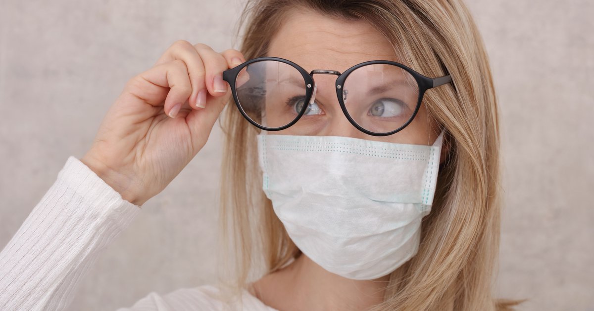 EssilorFrance's tweet photo. 😷🤓 Mettre un #masque est devenu un reflex du quotidien. Mais problème : vous aussi quand vous portez vos #lunettes, vous êtes gêné par la buée qui s'y forme ? Avec le système #Optifog, ne vous laissez plus aveugler par la #buée !
https://t.co/QJQ0ToTwDf https://t.co/hpoJBMqZ9Z