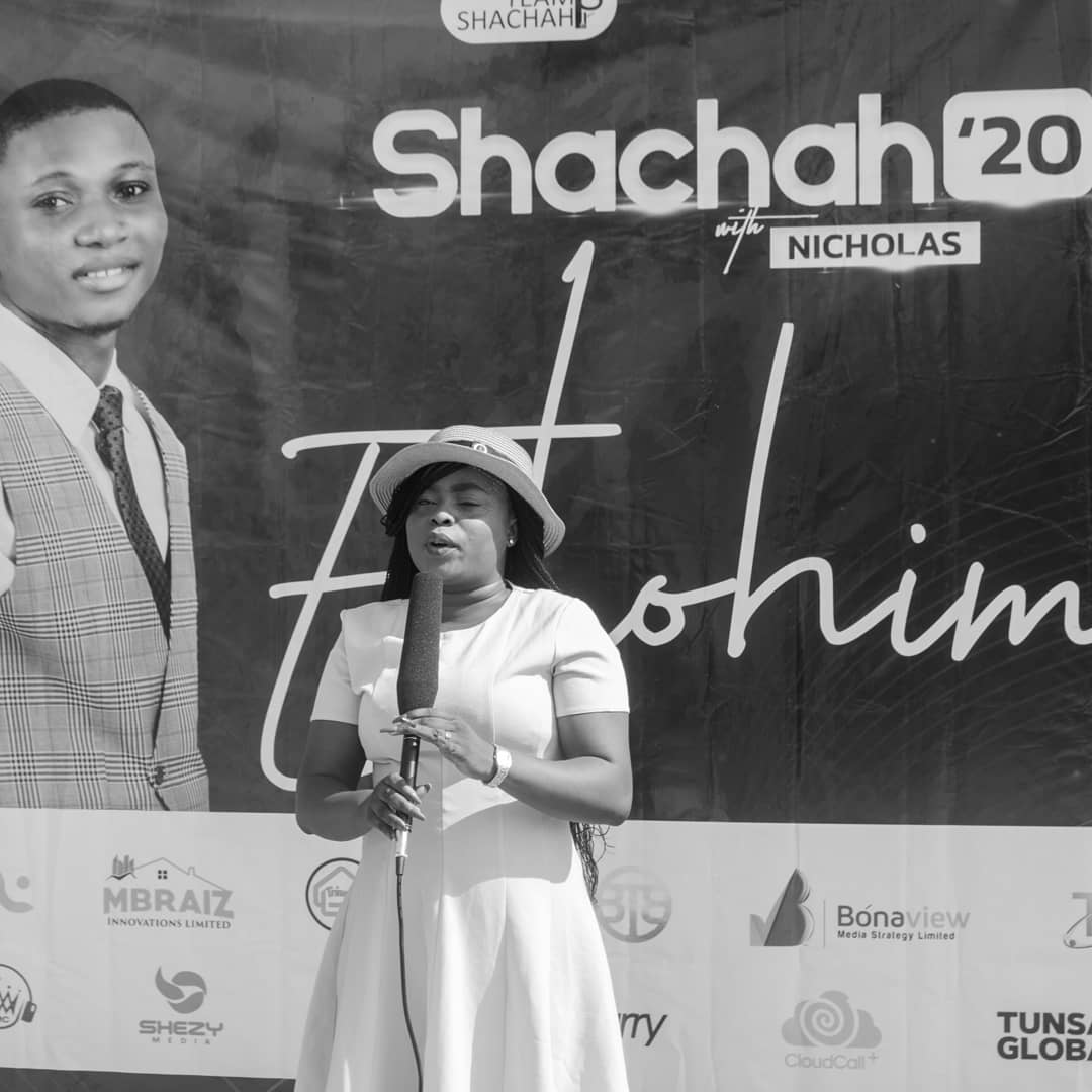 AdepegbaOlanre1's tweet photo. Red carpet Session😍😍
Highlights from SHACHAH 2020
📸@delarryphotography
#praise #worship #thankgiving #shachah #Jesus #elohim #photography #delarry #photos https://t.co/MTvuIeZESb