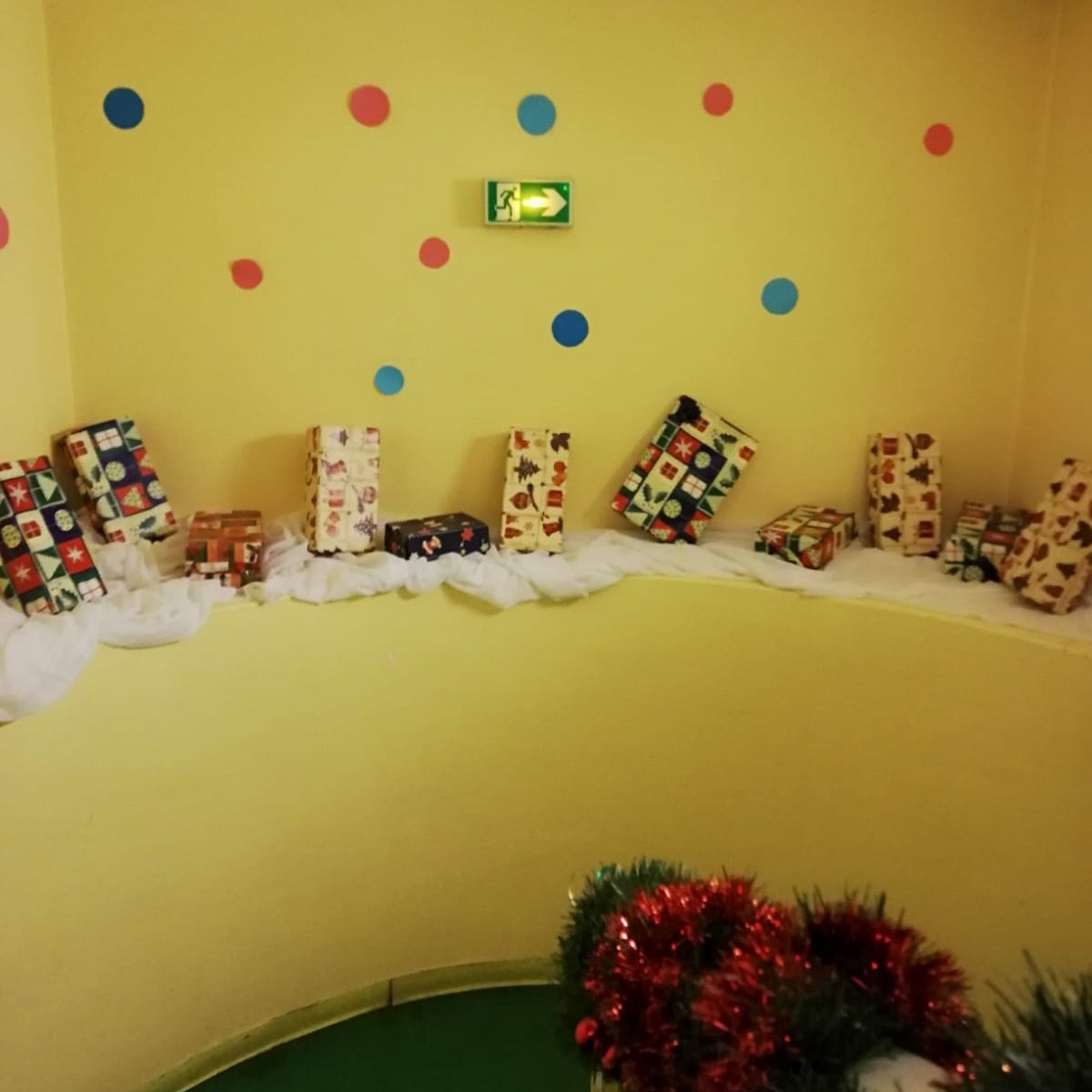Mairie5Paris's tweet photo. Esprit de #fête dans les crèches du #5e, ici la crèche 30 #Poliveau et la crèche #Censier, félicitations aux équipes 👏 https://t.co/DwBtw1Lx2I