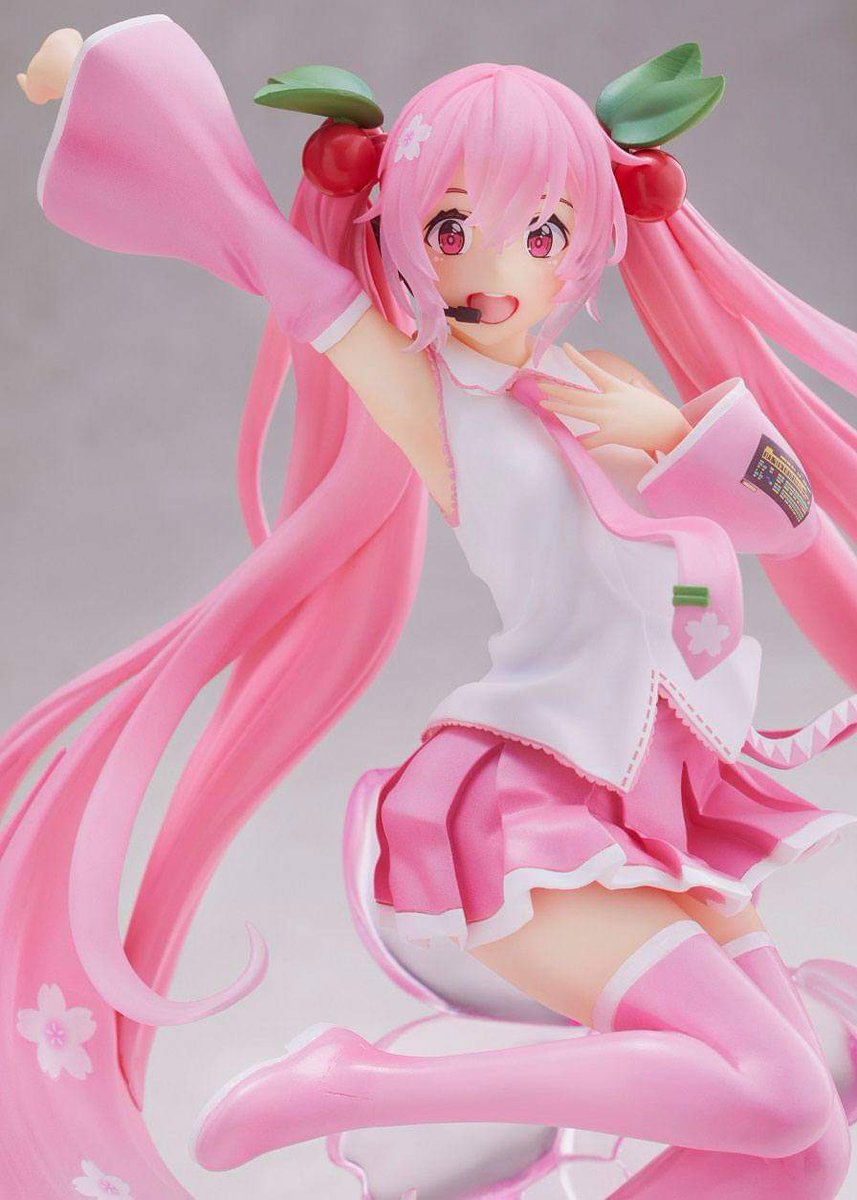 SAKURA MIKU JUMP!! i highkey wanna eat her hair i like her